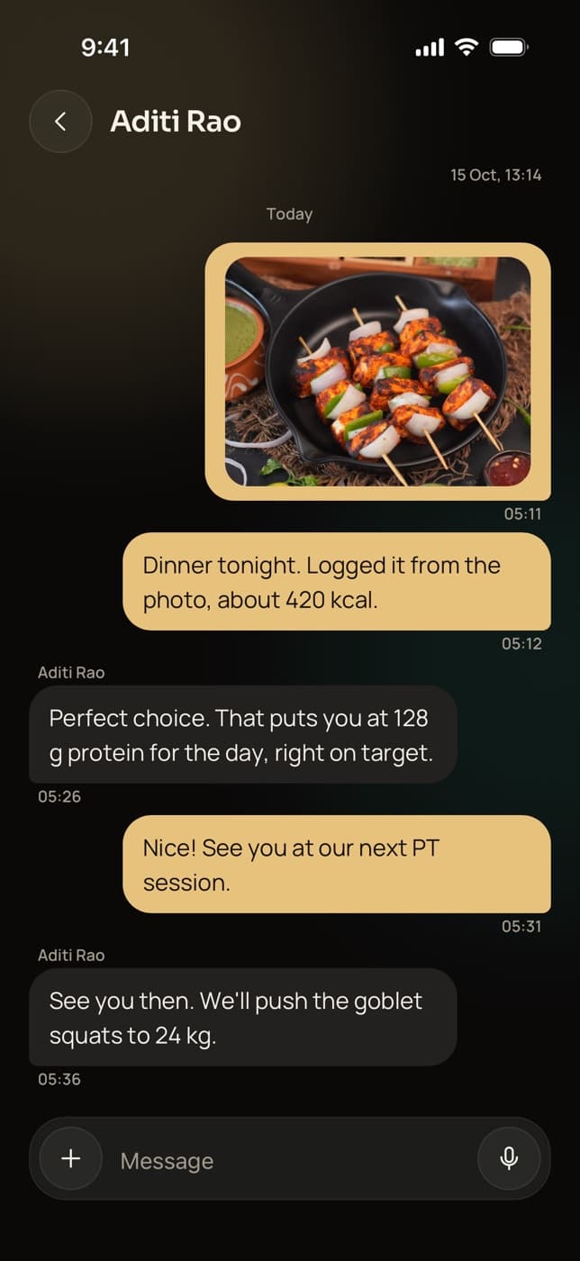 Chat with a coach in Trainaq: the client shares a dinner photo logged at about 420 kcal and the coach confirms the day's protein target